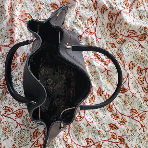 Black bag - Picture 3 of 9